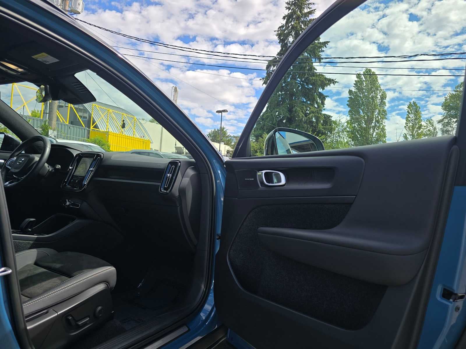 2023 Volvo XC40 Recharge Pure Electric Ultimate
