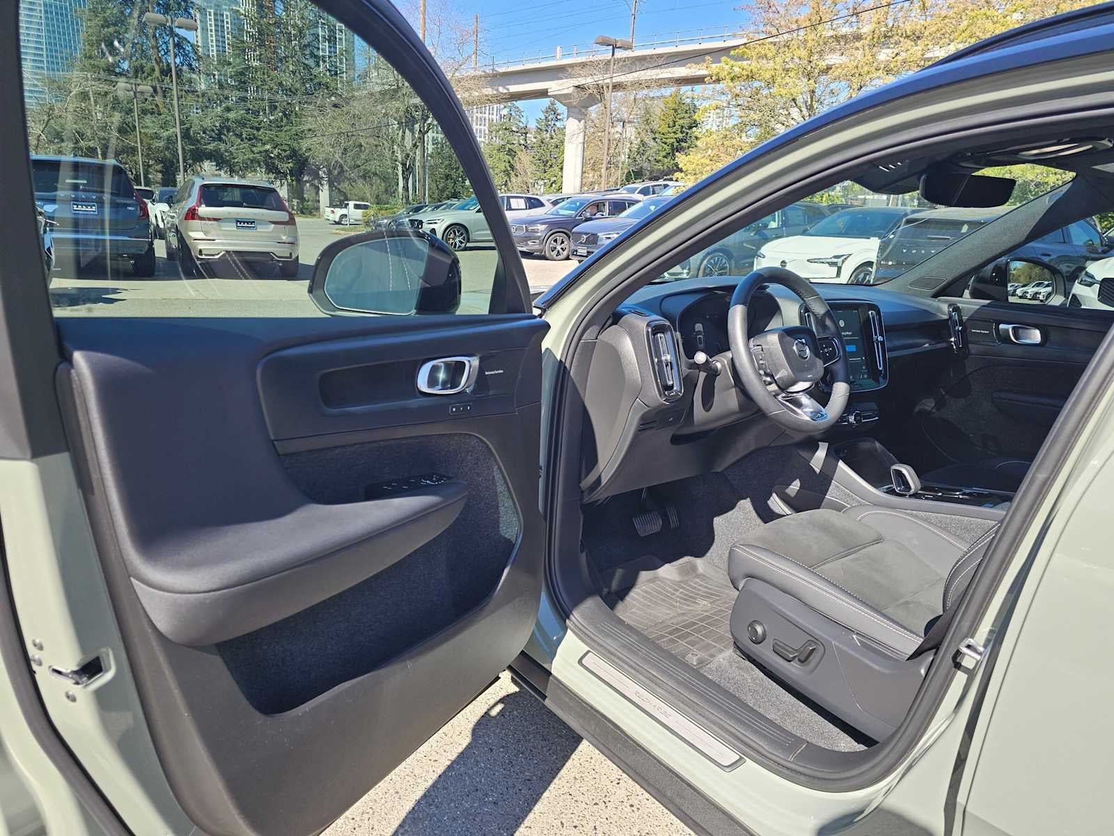 2023 Volvo XC40 Recharge Pure Electric Ultimate