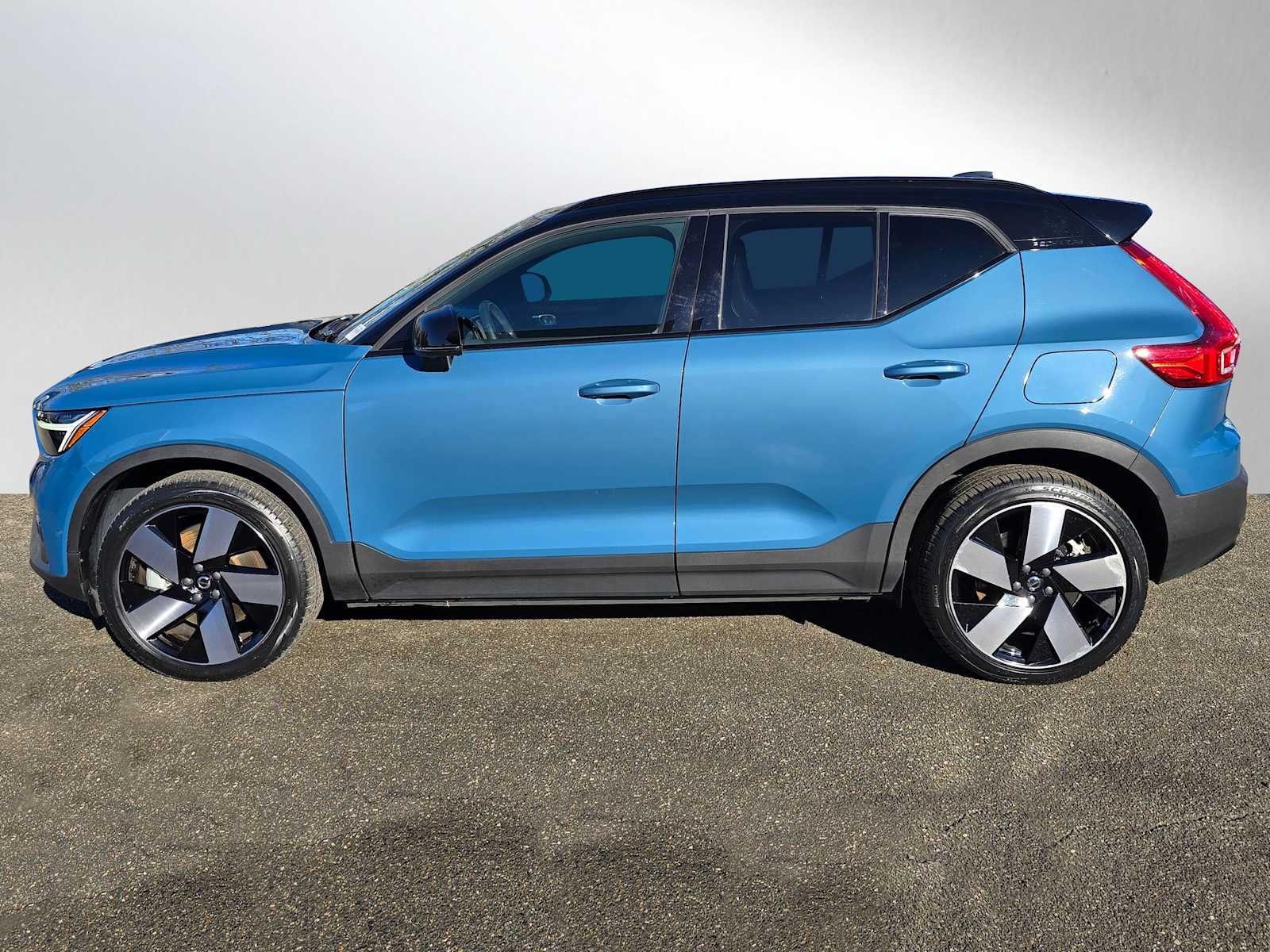 2023 Volvo XC40 Recharge Pure Electric Ultimate