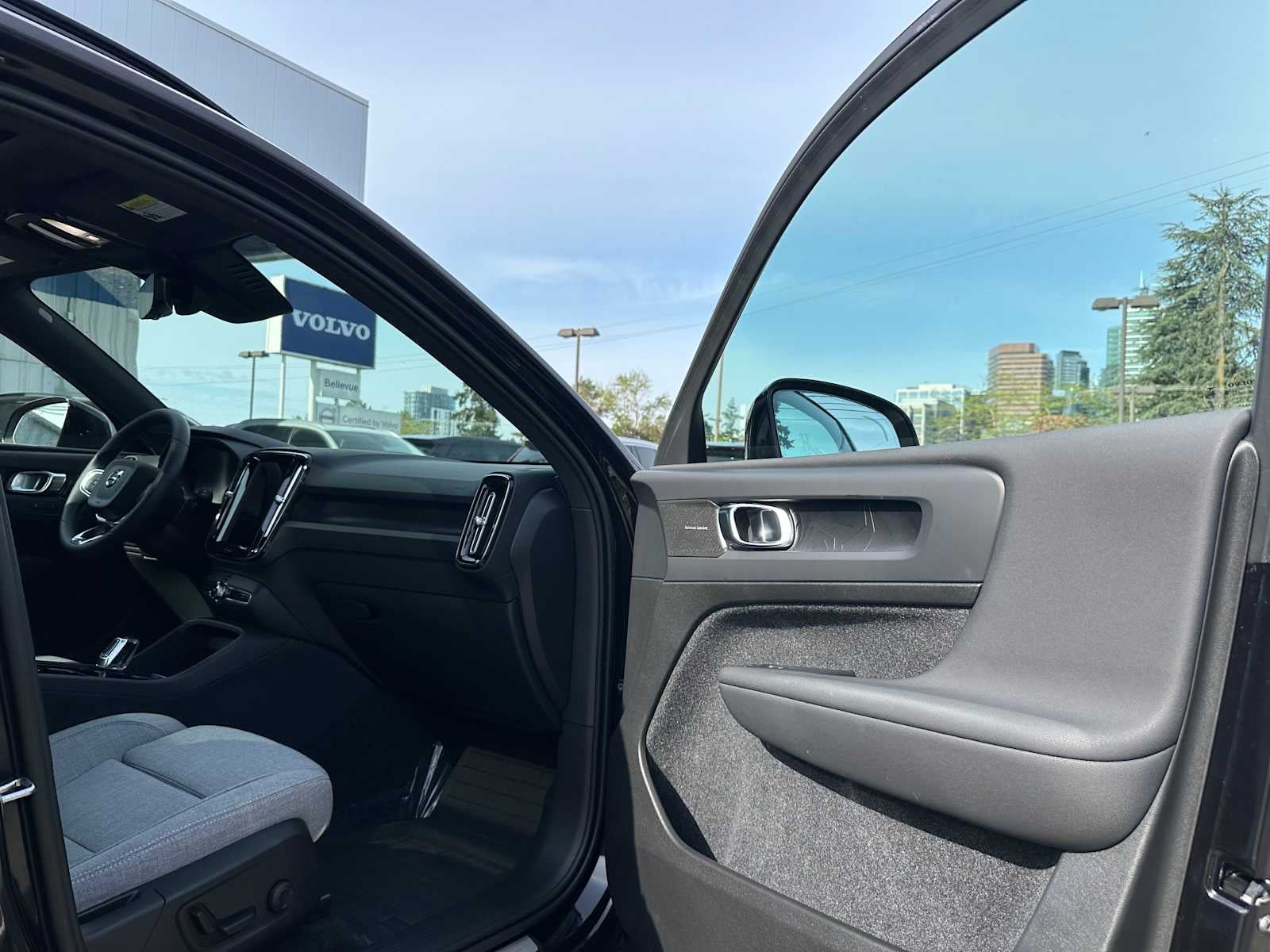 2023 Volvo XC40 Recharge Pure Electric Ultimate