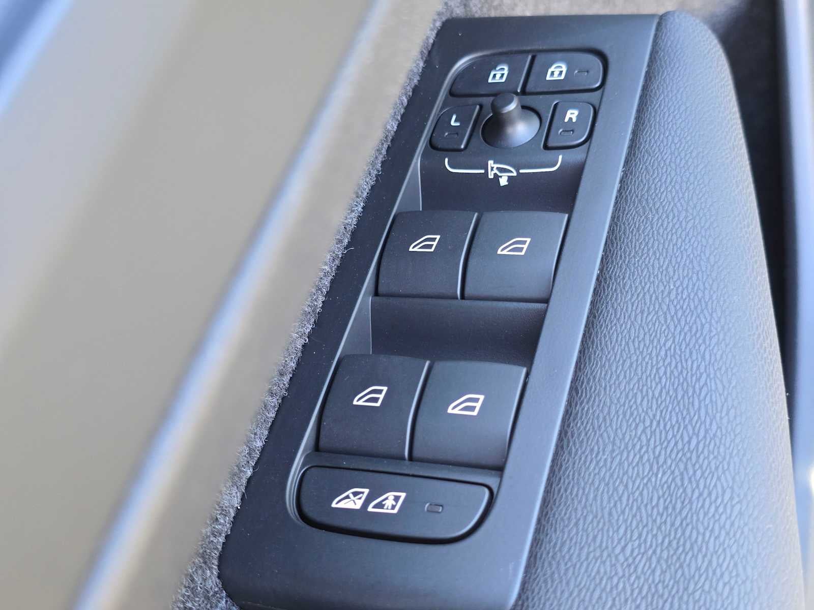 2023 Volvo XC40 Recharge Pure Electric Ultimate