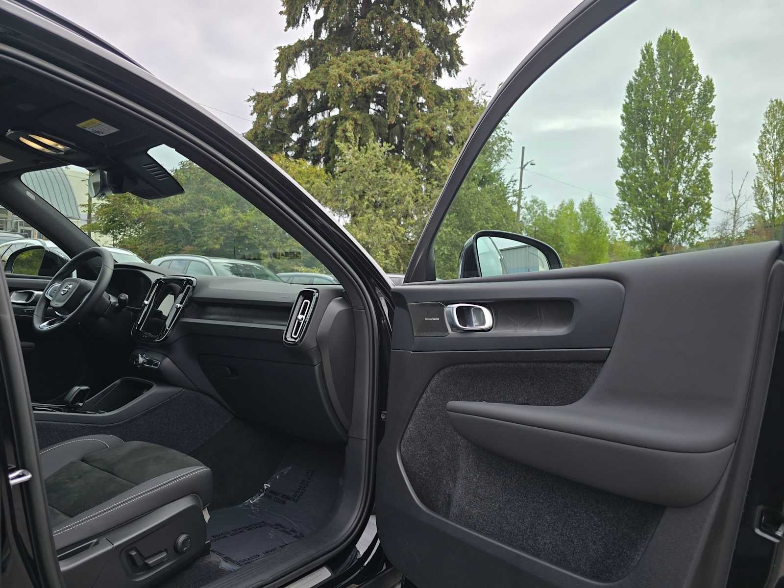 2023 Volvo XC40 Recharge Pure Electric Ultimate