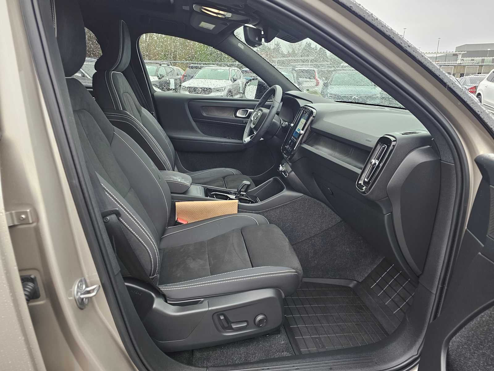 2023 Volvo XC40 Recharge Pure Electric Ultimate