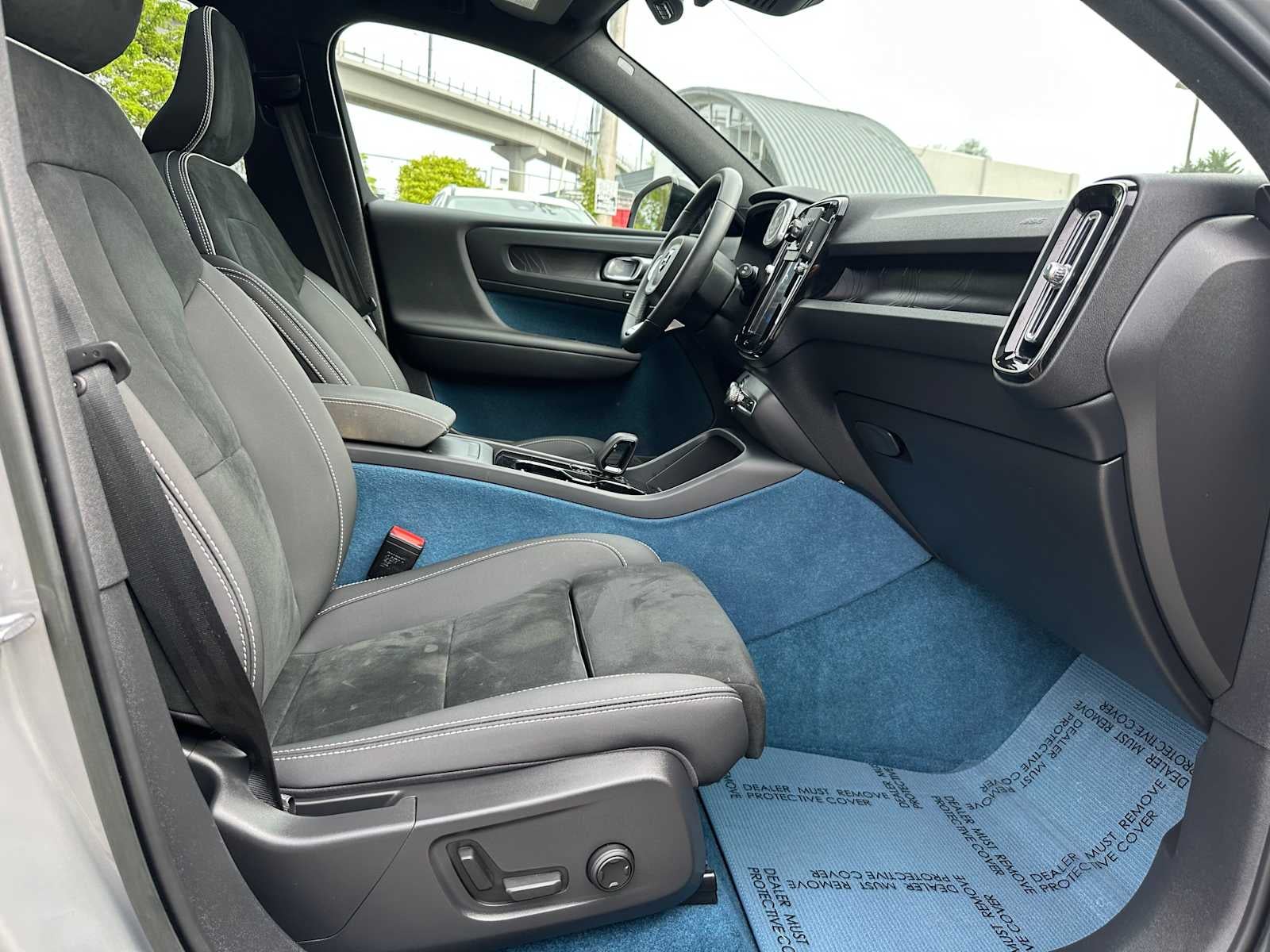 2023 Volvo XC40 Recharge Pure Electric Ultimate