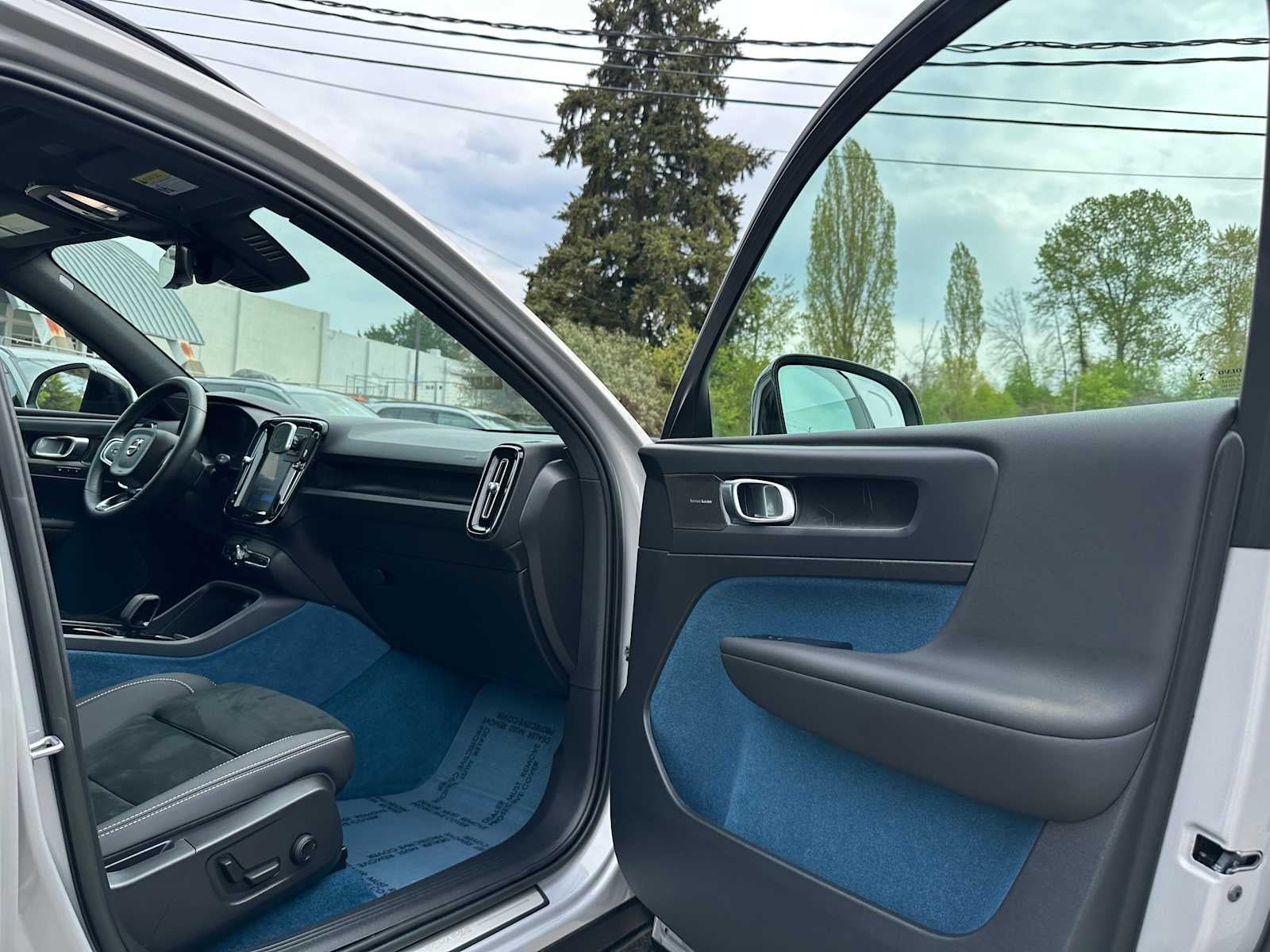 2023 Volvo XC40 Recharge Pure Electric Ultimate
