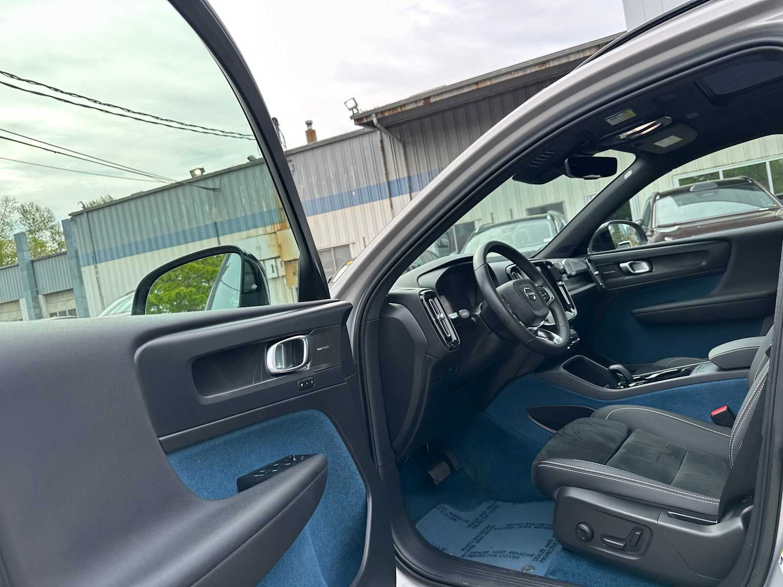 2023 Volvo XC40 Recharge Pure Electric Ultimate
