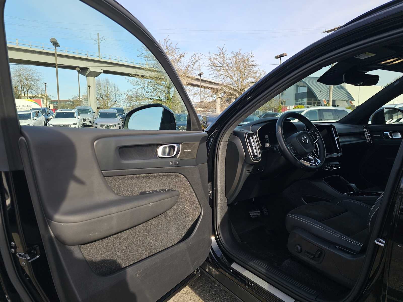 2023 Volvo XC40 Recharge Pure Electric Ultimate