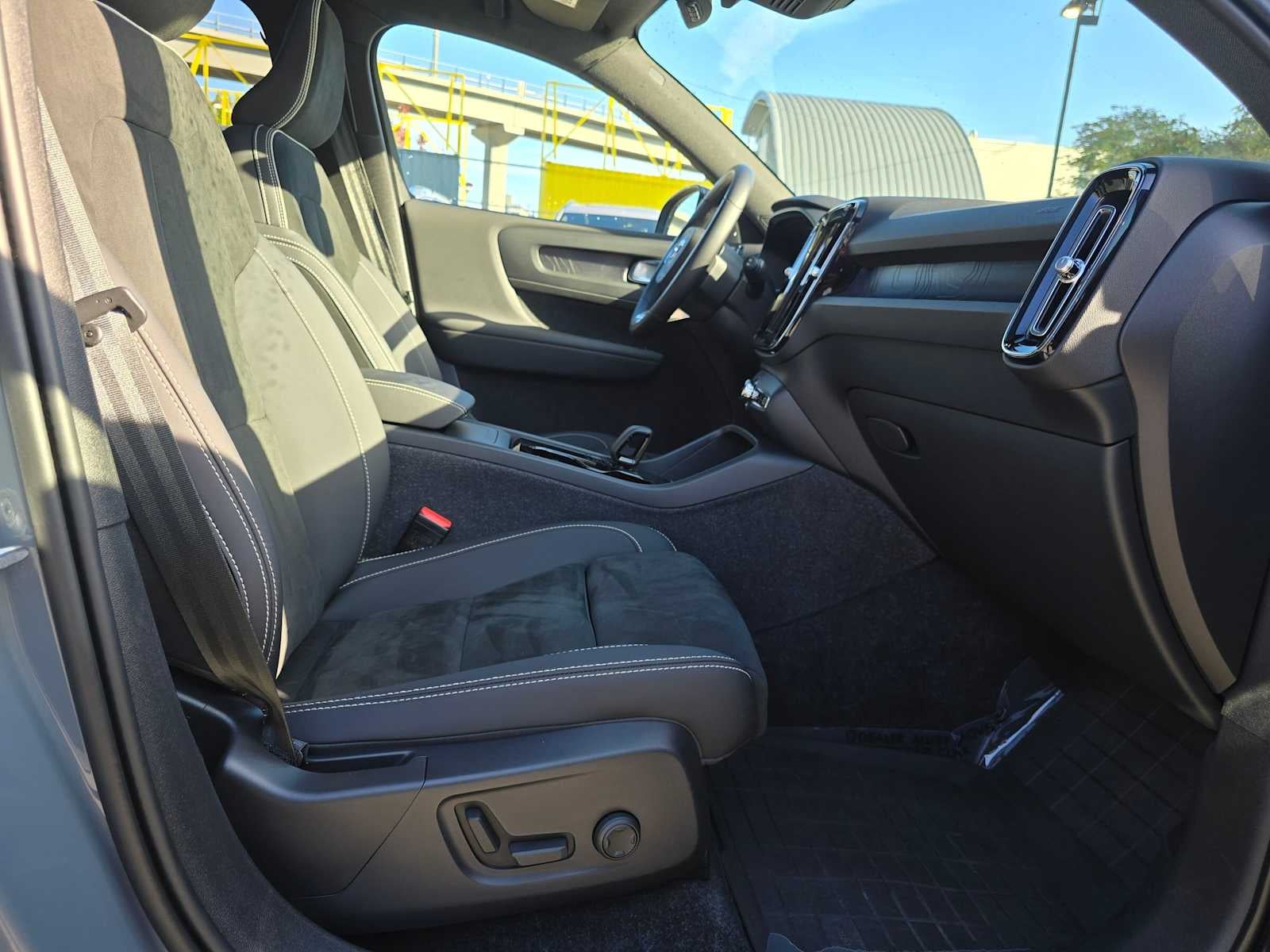 2023 Volvo XC40 Recharge Pure Electric Ultimate