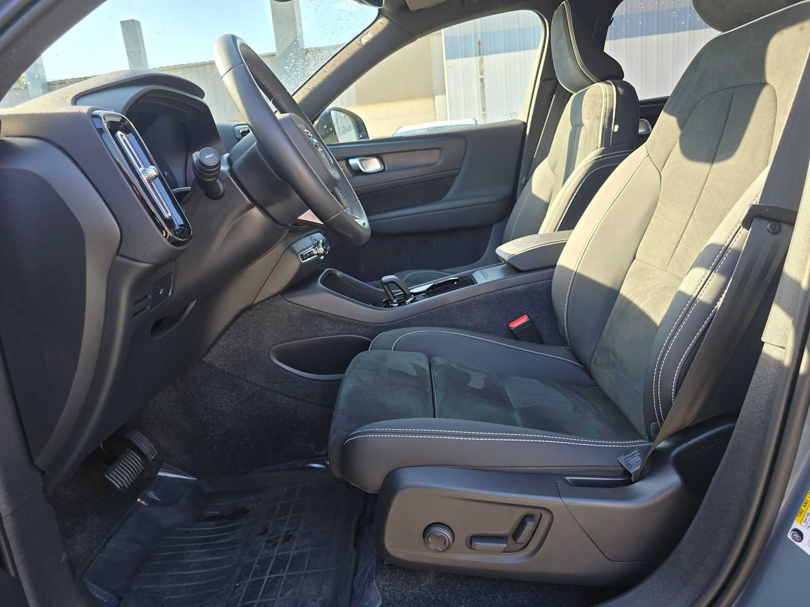 2023 Volvo XC40 Recharge Pure Electric Ultimate