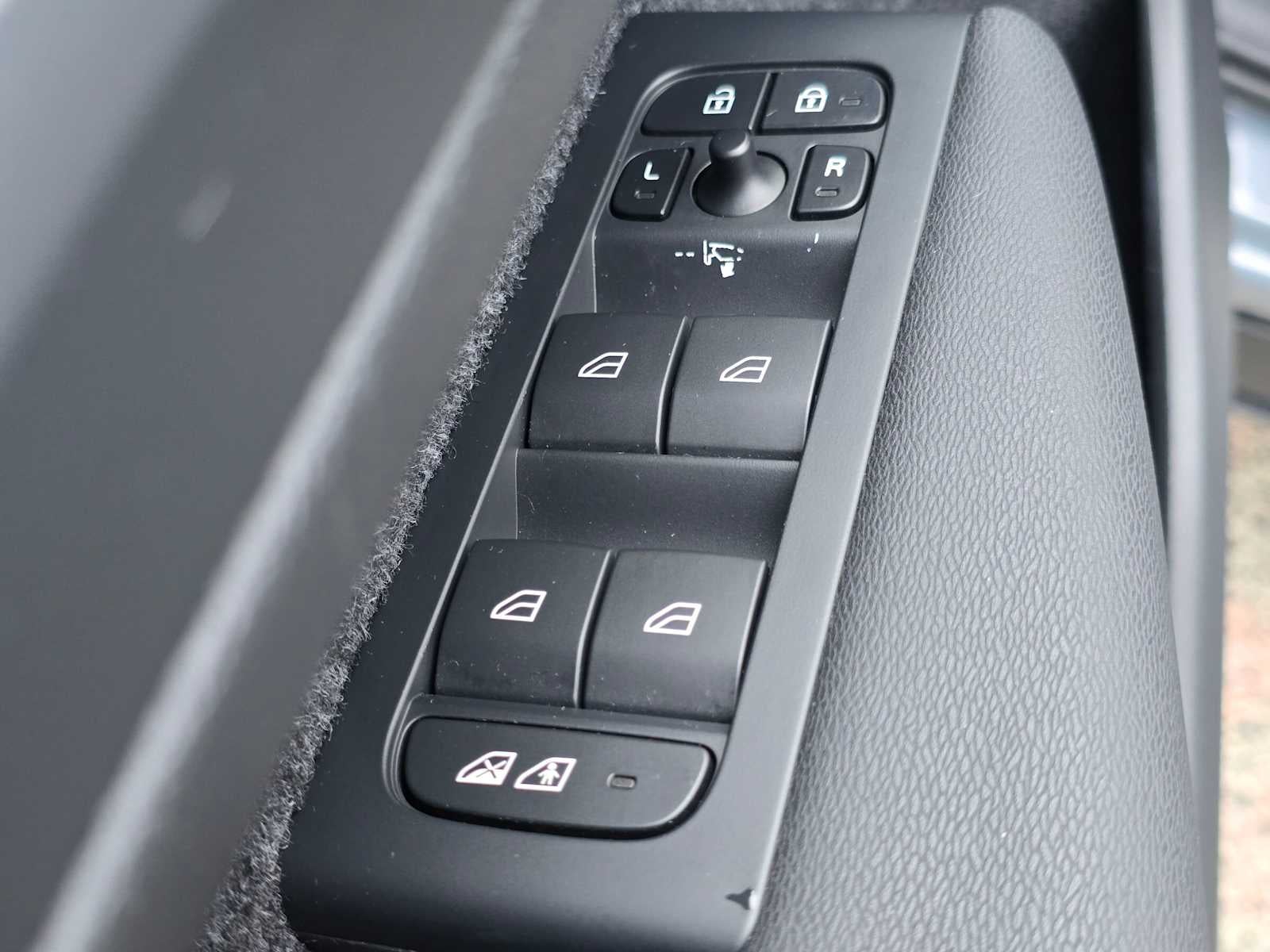 2023 Volvo XC40 Recharge Pure Electric Ultimate