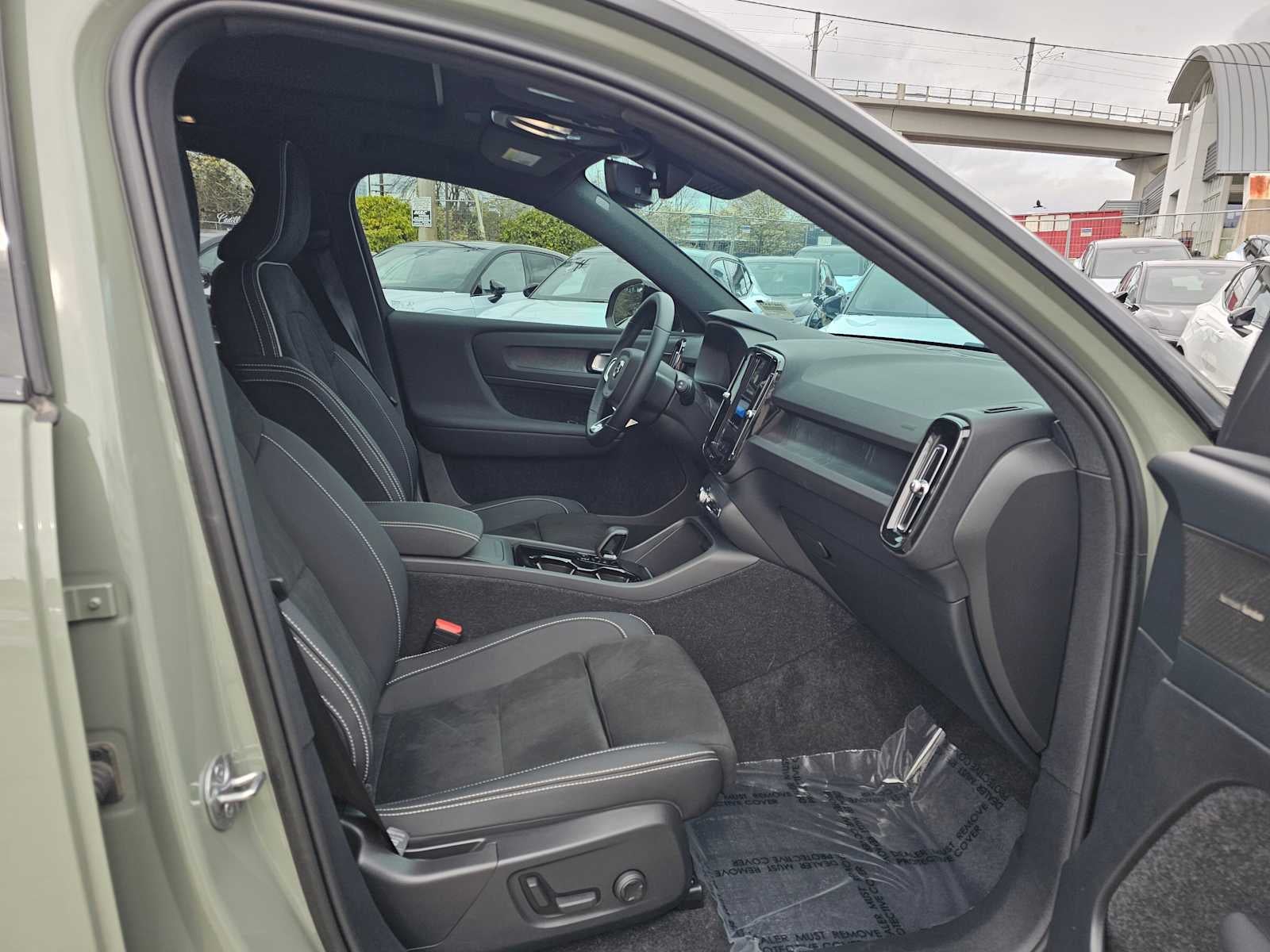 2023 Volvo XC40 Recharge Pure Electric Ultimate