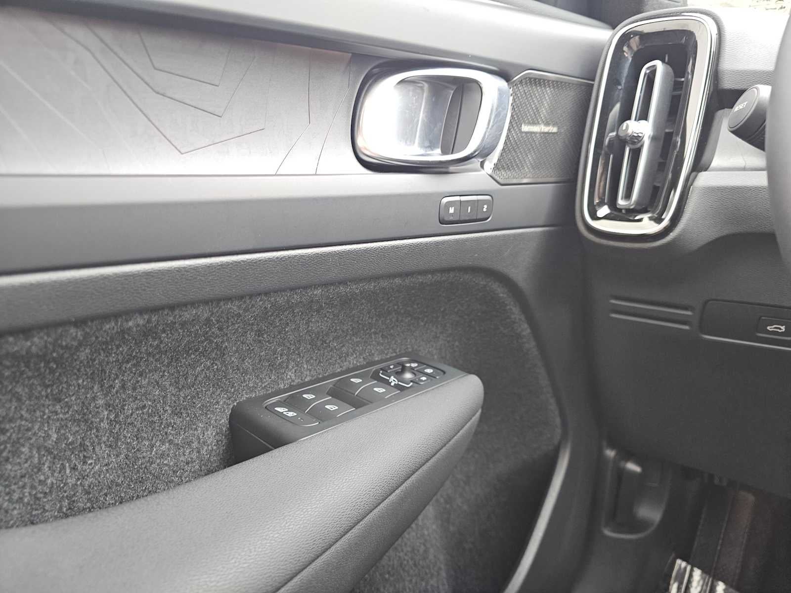 2023 Volvo XC40 Recharge Pure Electric Ultimate