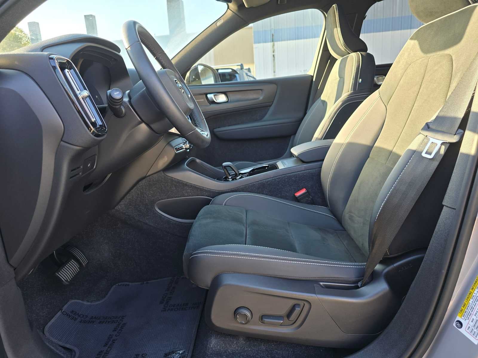 2023 Volvo XC40 Recharge Pure Electric Ultimate