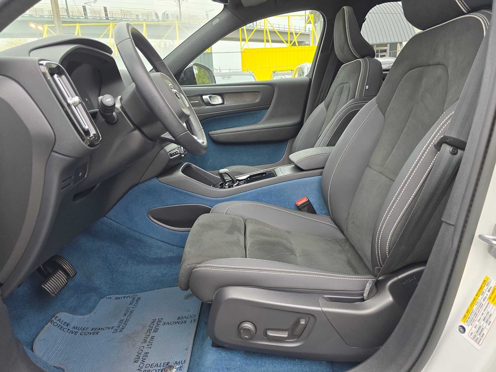 2023 Volvo XC40 Recharge Pure Electric Ultimate