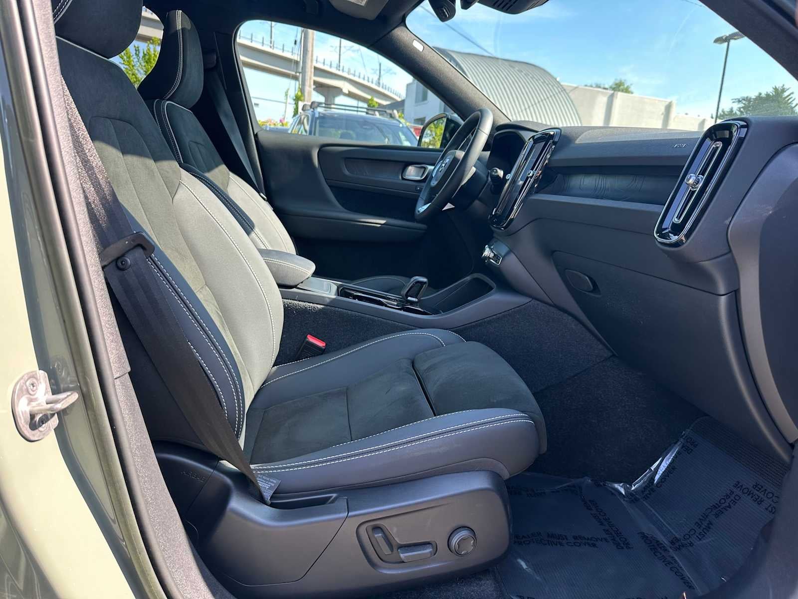 2023 Volvo XC40 Recharge Pure Electric Ultimate