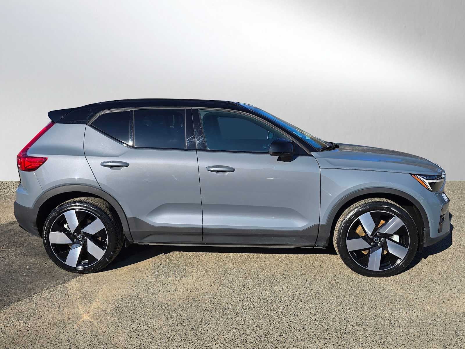 2023 Volvo XC40 Recharge Pure Electric Plus