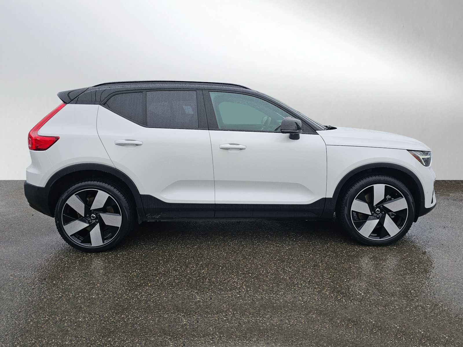 2023 Volvo XC40 Recharge Pure Electric Plus