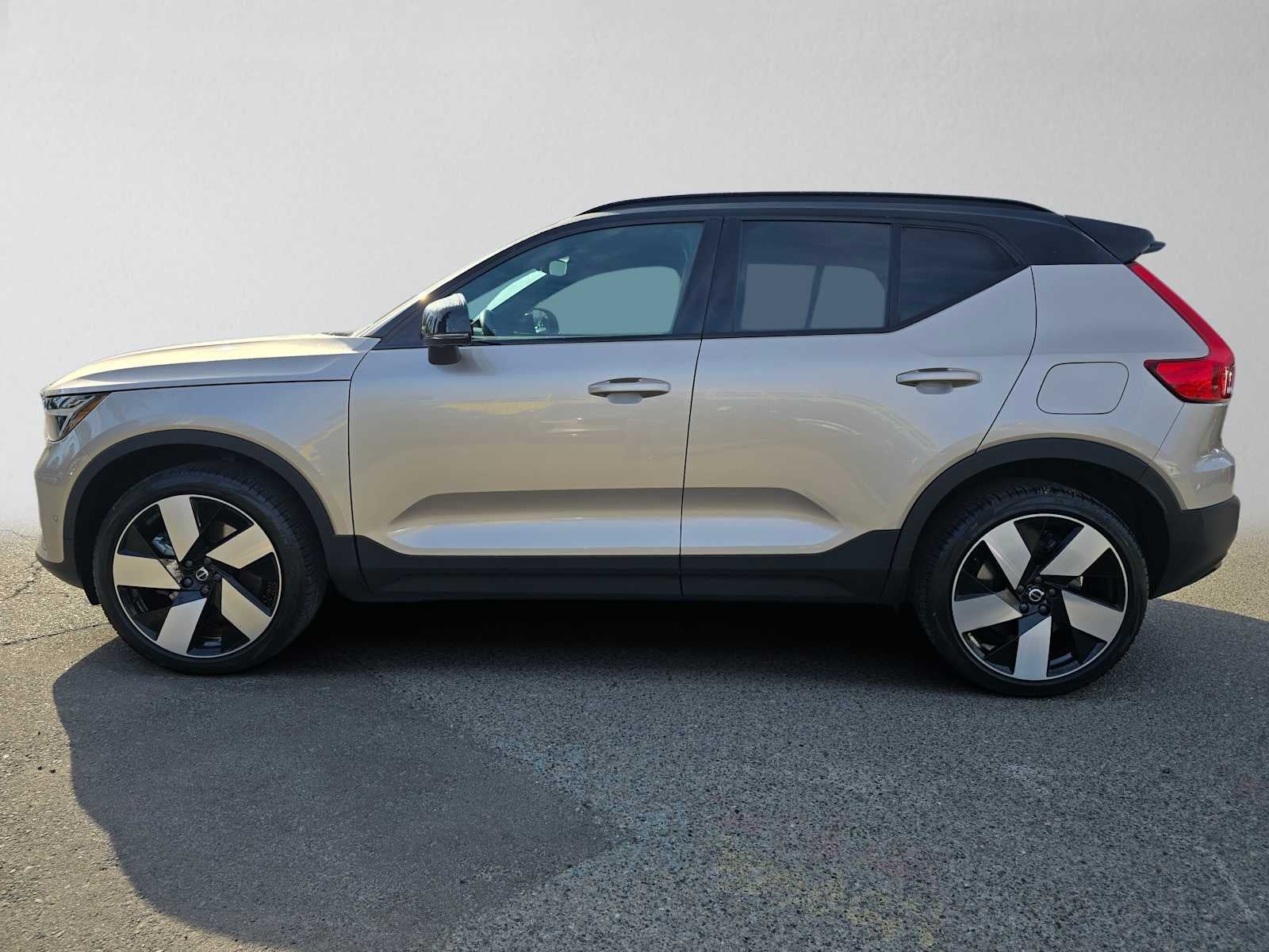 2023 Volvo XC40 Recharge Pure Electric Plus