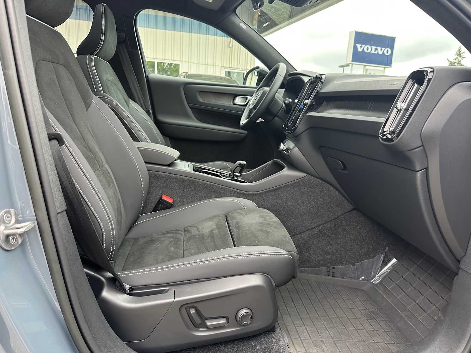 2023 Volvo XC40 Recharge Pure Electric Plus