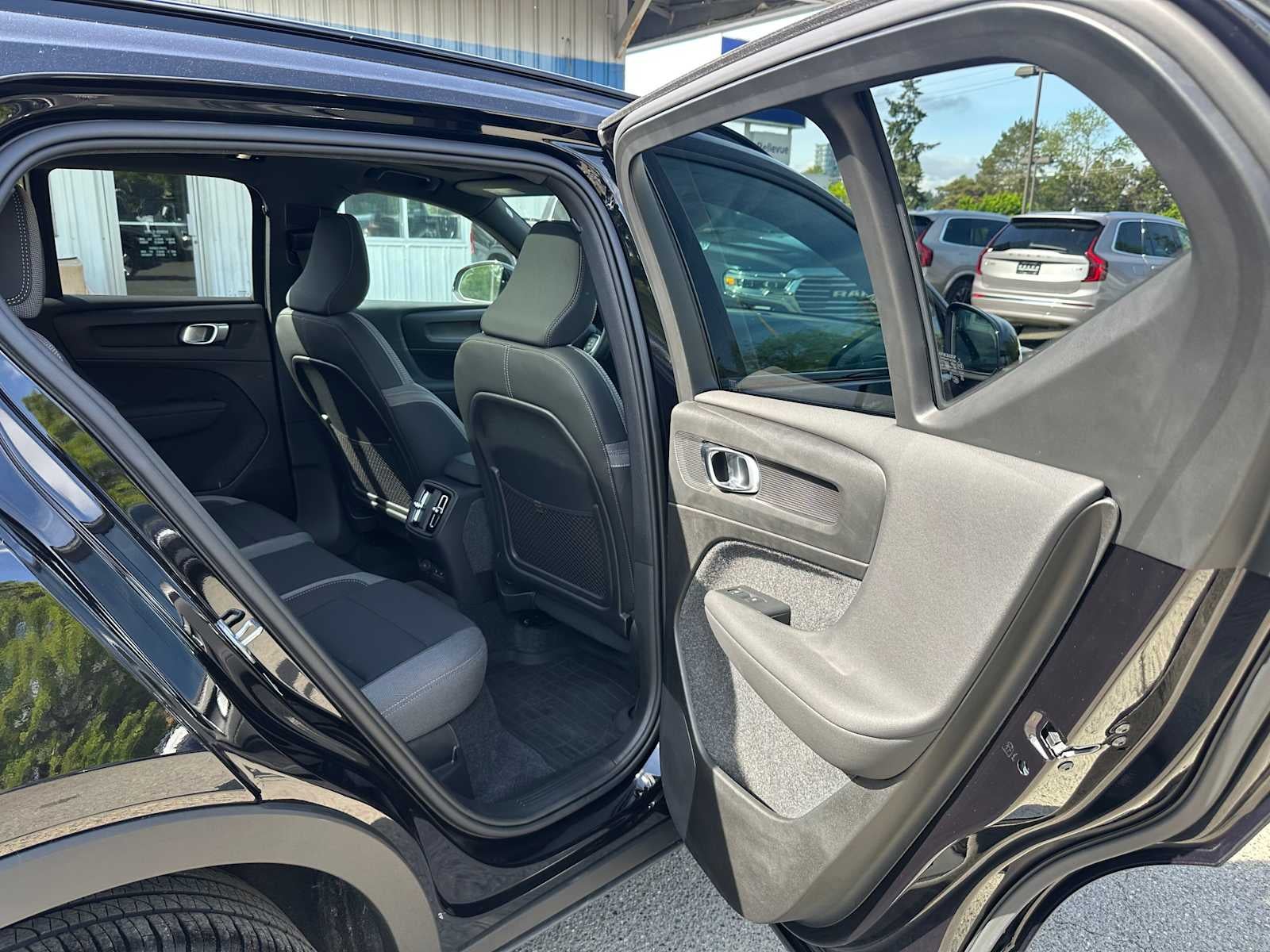 2025 Volvo EX40 Plus