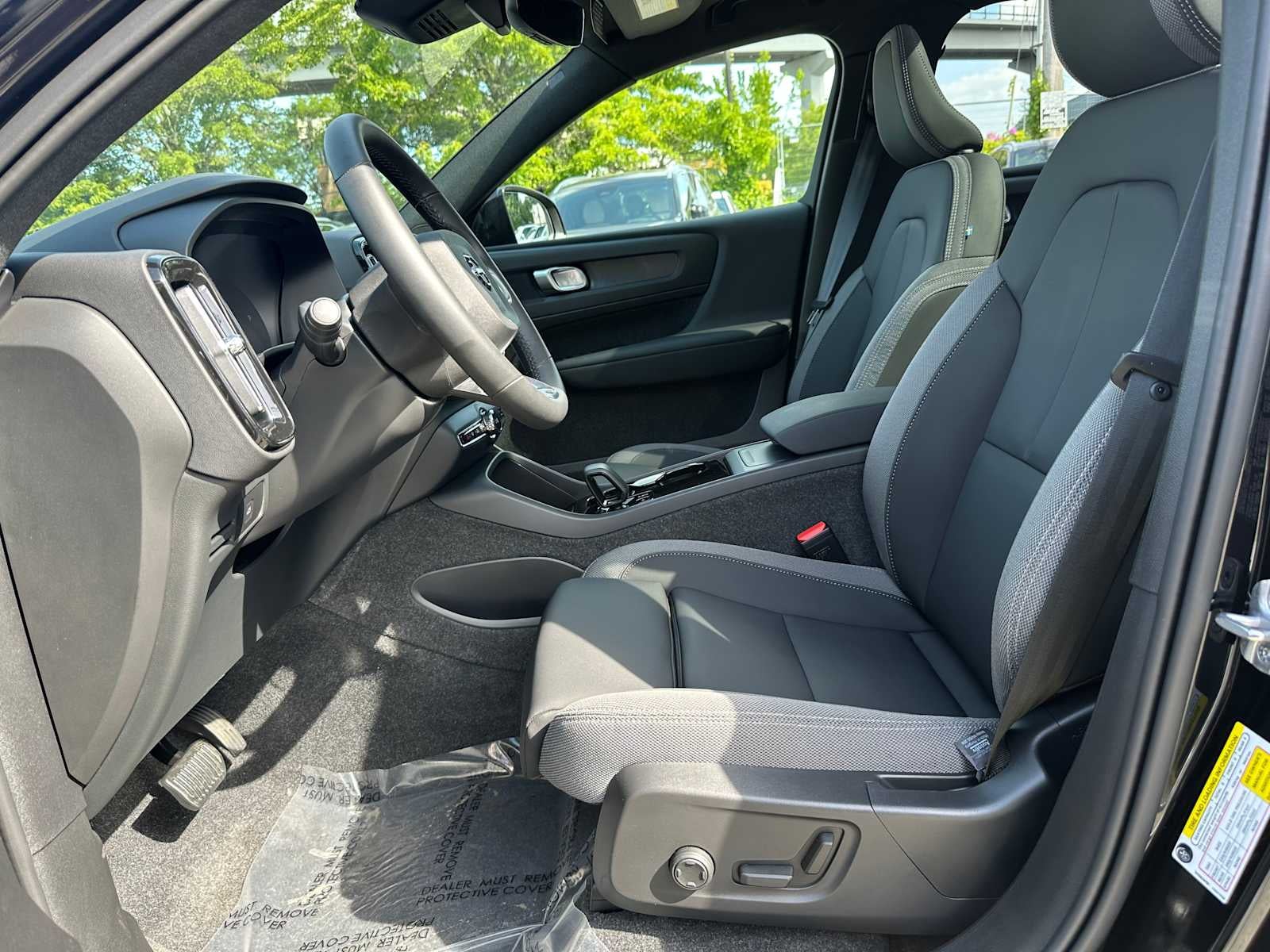 2025 Volvo EX40 Plus