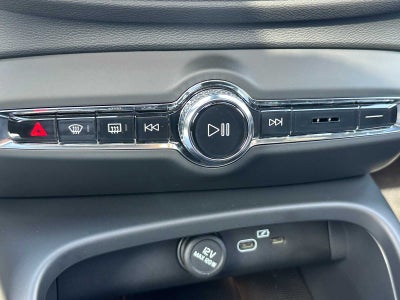 2025 Volvo EX40 Plus