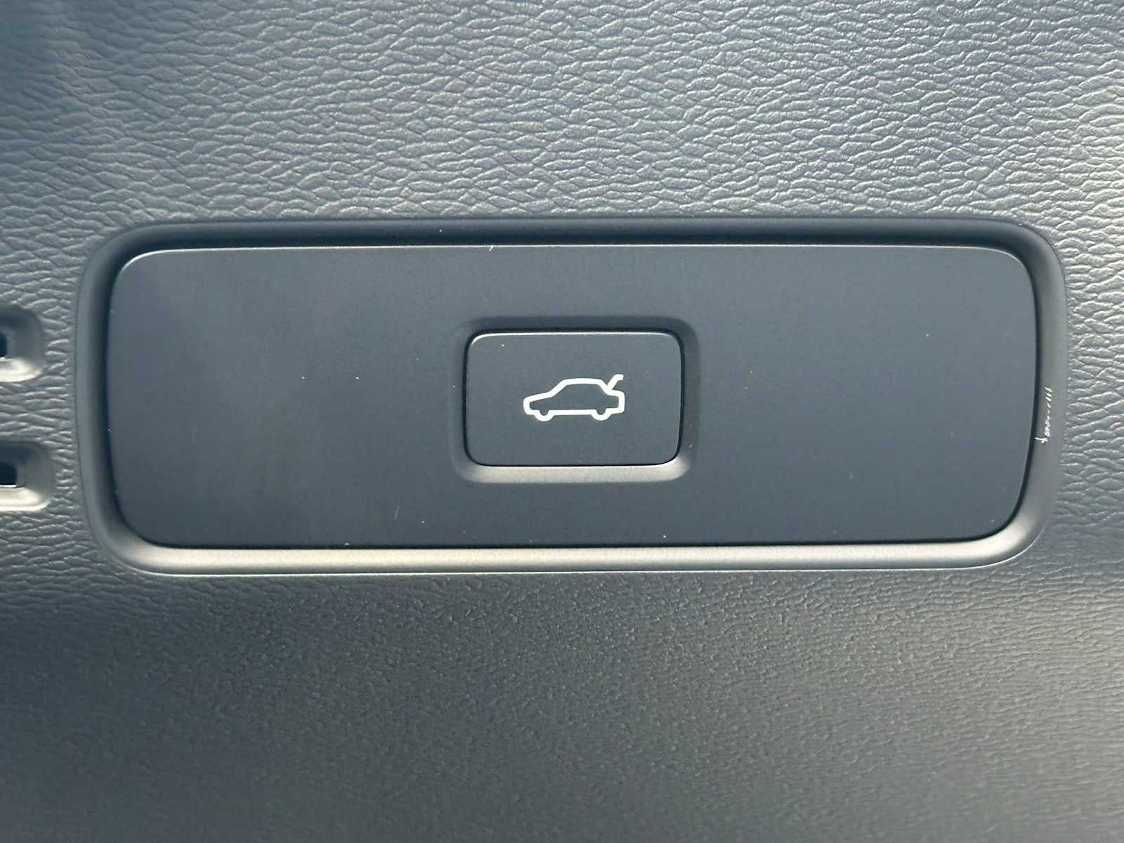 2025 Volvo EX40 Plus