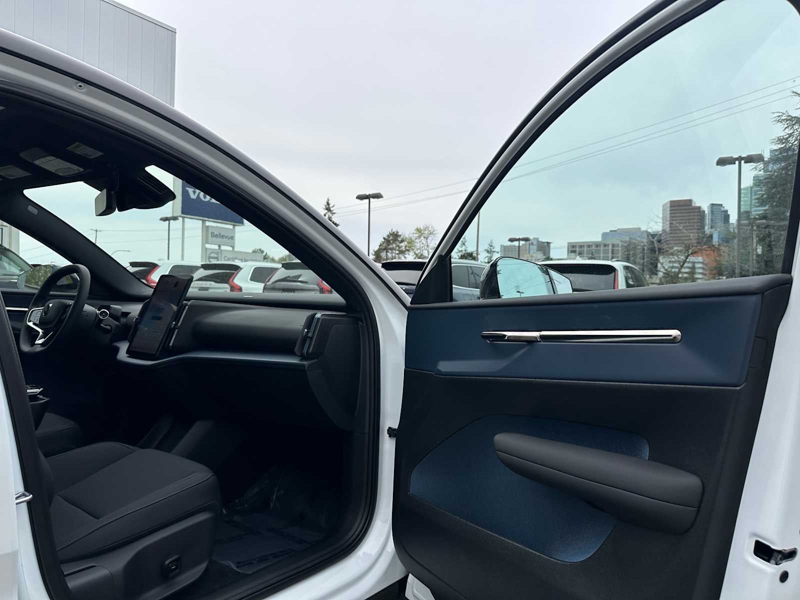 2025 Volvo EX30 Plus