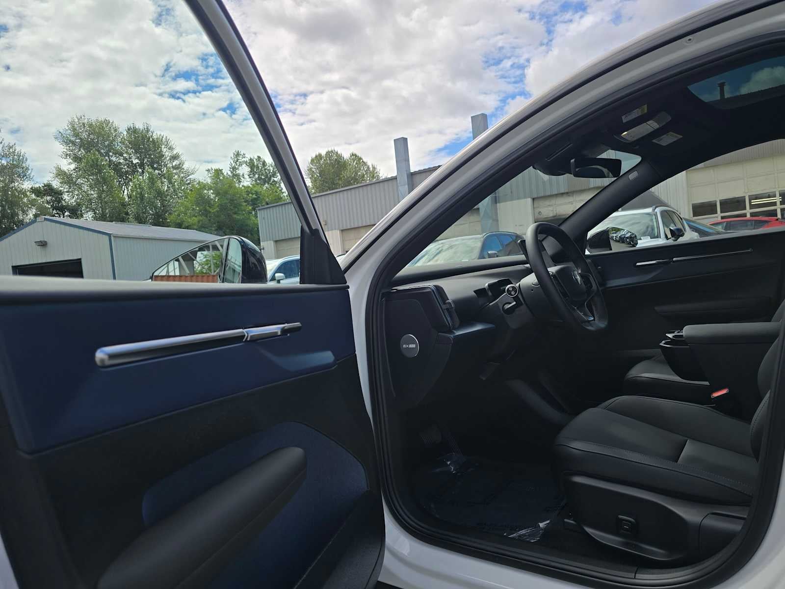 2025 Volvo EX30 Plus