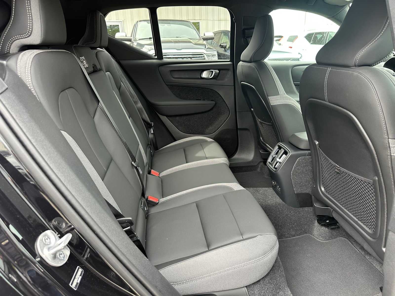 2025 Volvo EX40 Core