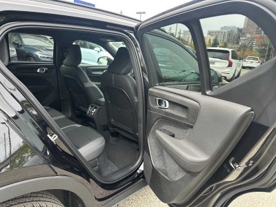 2025 Volvo EX40 Core