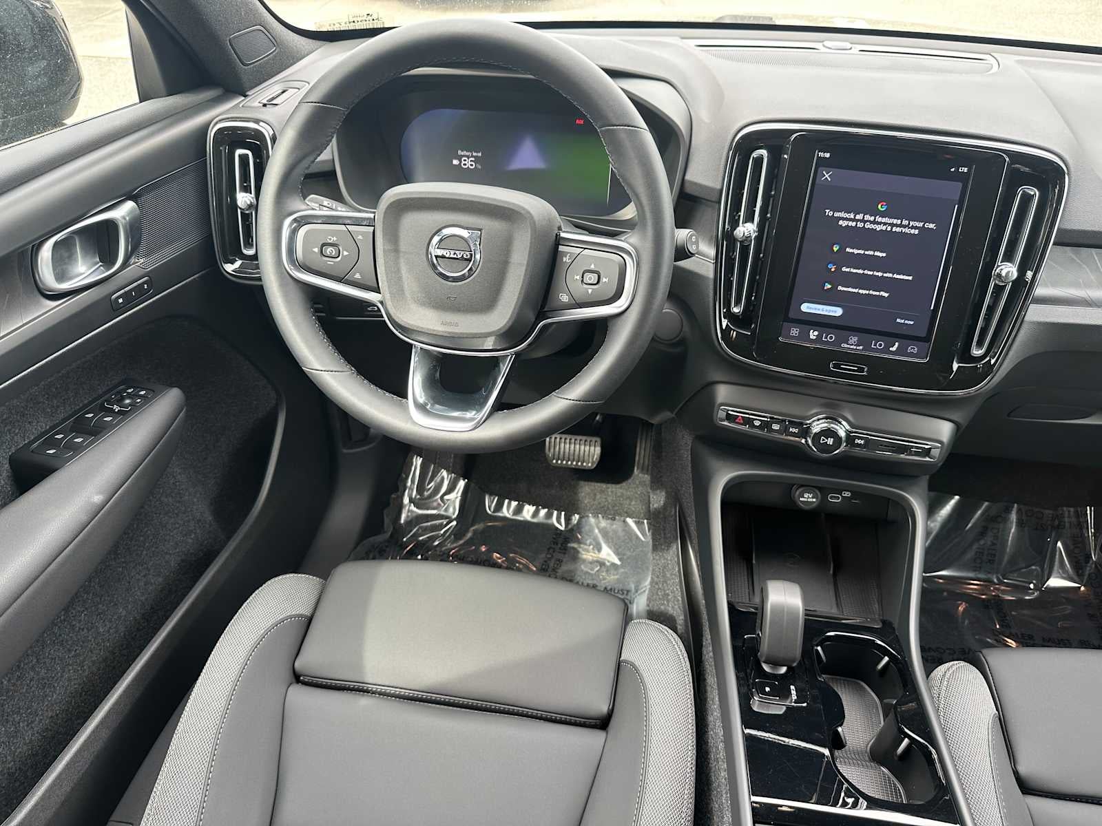 2025 Volvo EX40 Core