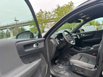 2025 Volvo EX40 Core
