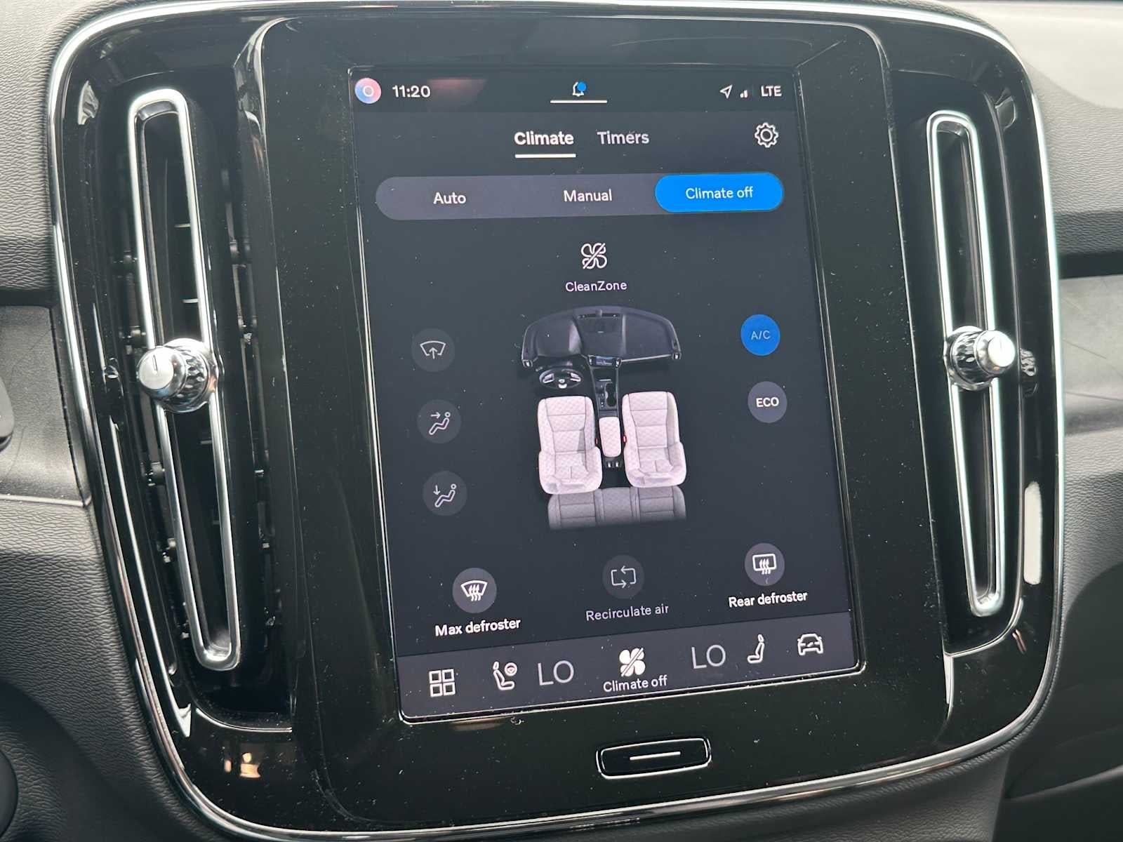 2025 Volvo EX40 Core