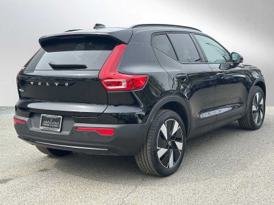 2025 Volvo EX40 Core