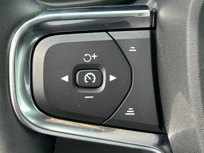 2025 Volvo EX40 Core