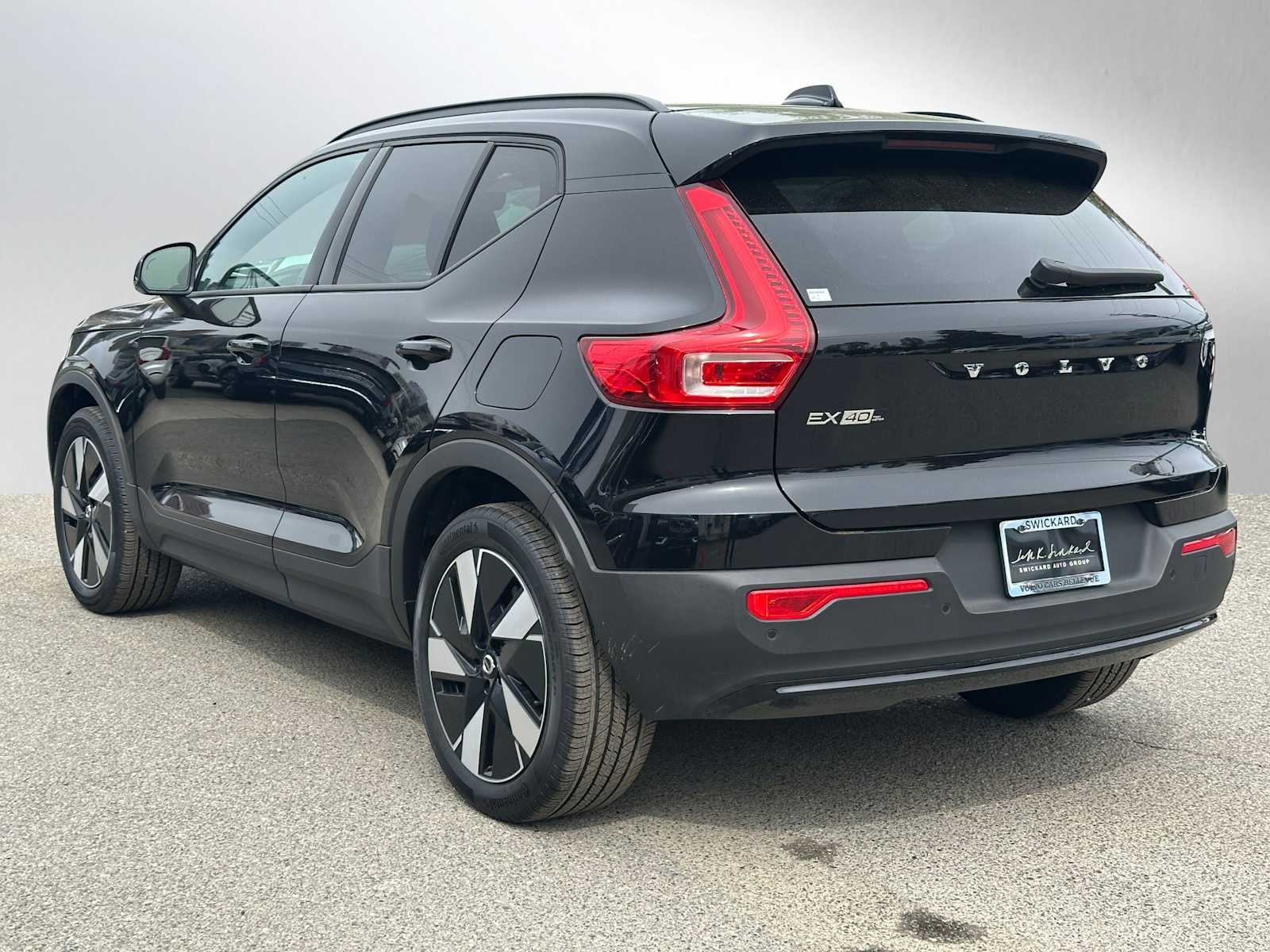 2025 Volvo EX40 Core