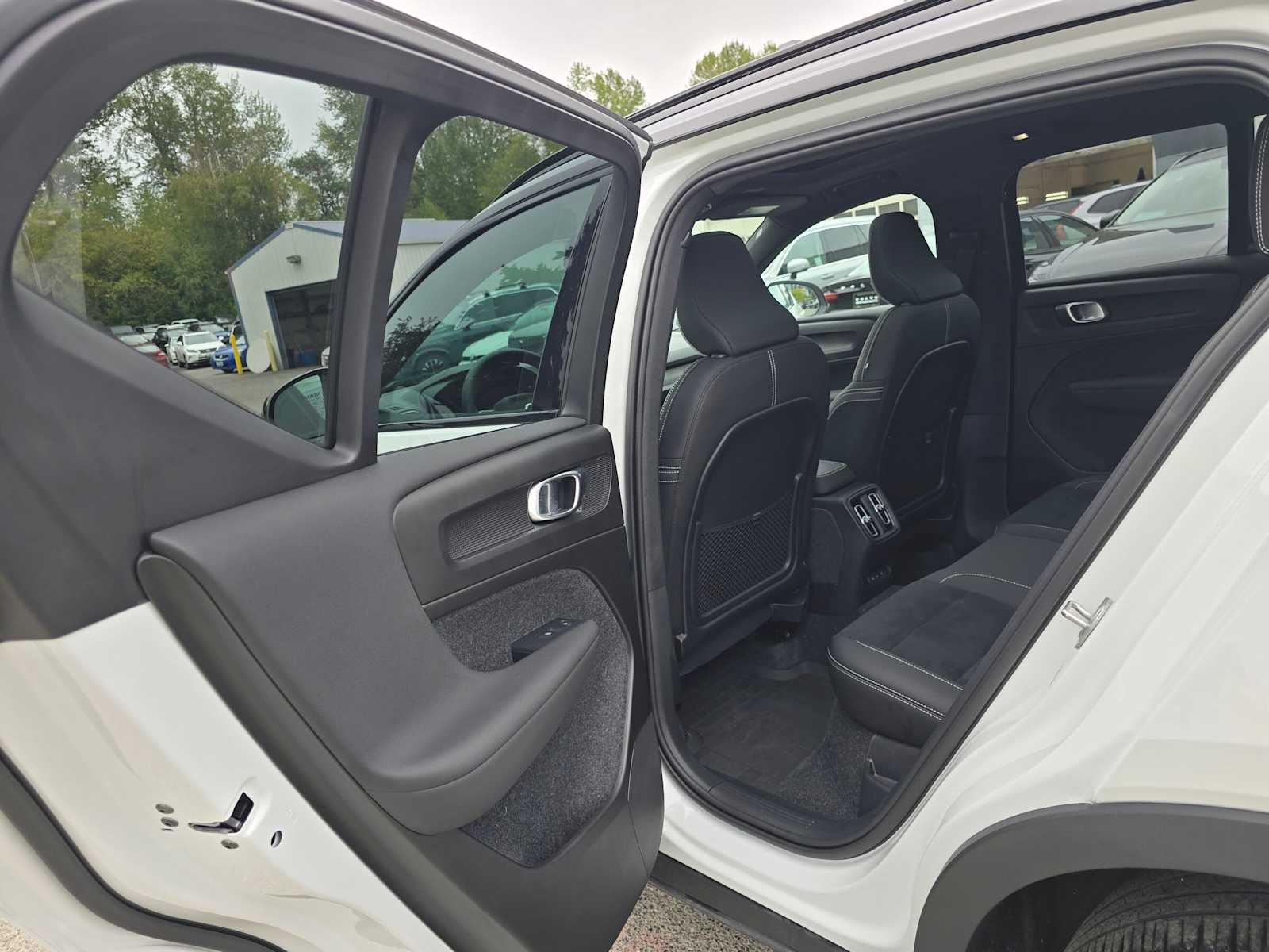 2024 Volvo XC40 Recharge Pure Electric Plus