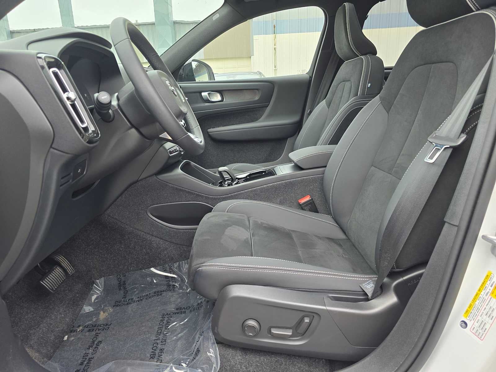 2024 Volvo XC40 Recharge Pure Electric Plus