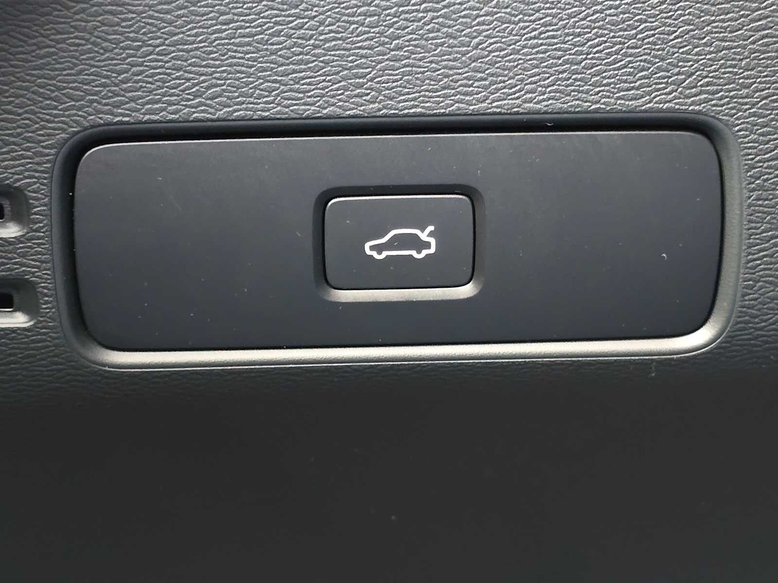 2024 Volvo XC40 Recharge Pure Electric Plus