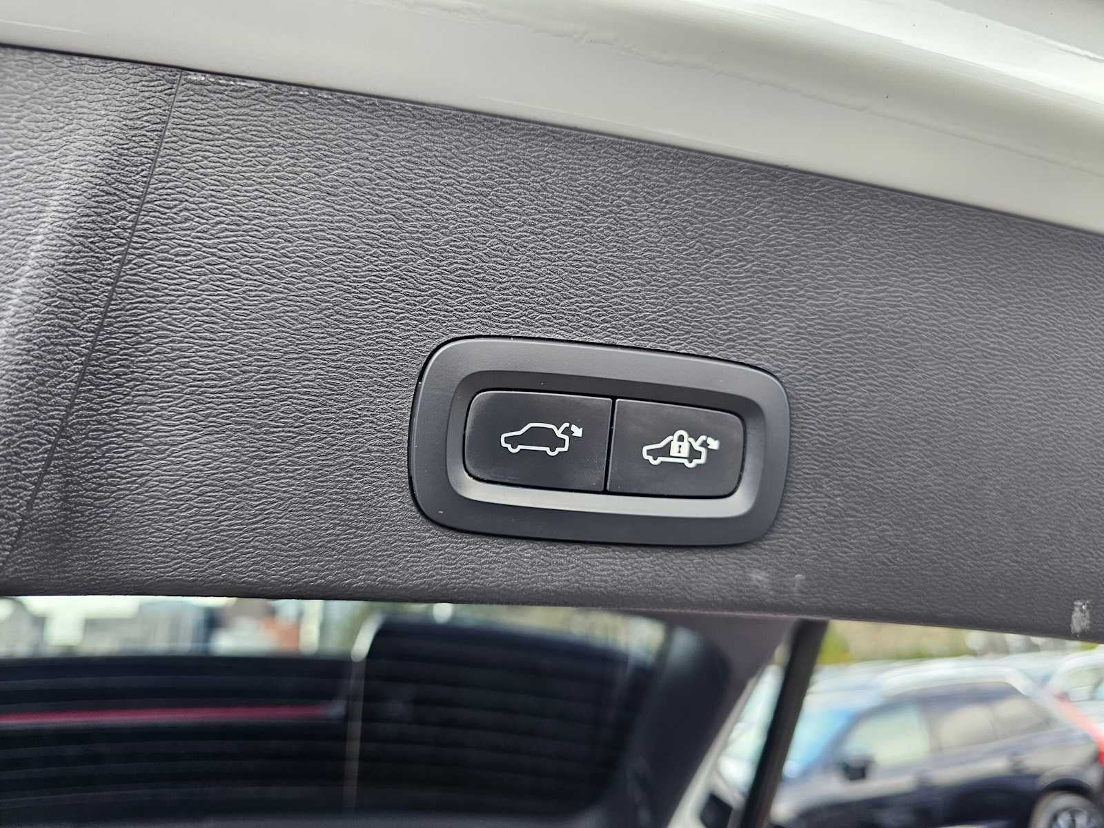 2024 Volvo XC40 Recharge Pure Electric Ultimate