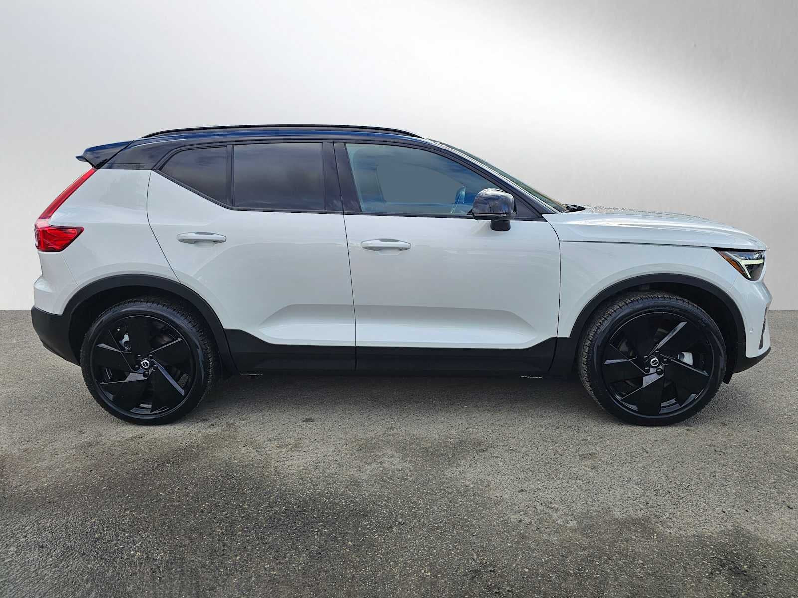 2024 Volvo XC40 Recharge Pure Electric Ultimate
