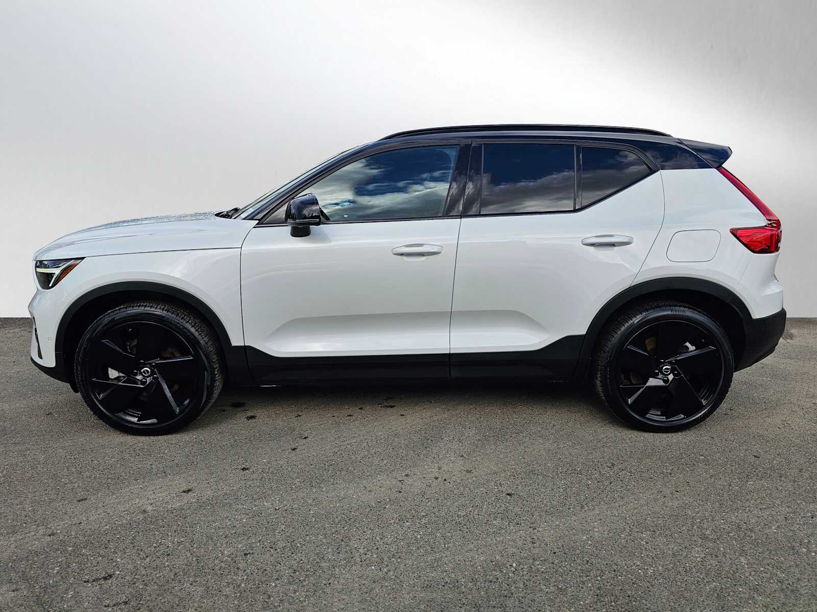 2024 Volvo XC40 Recharge Pure Electric Ultimate