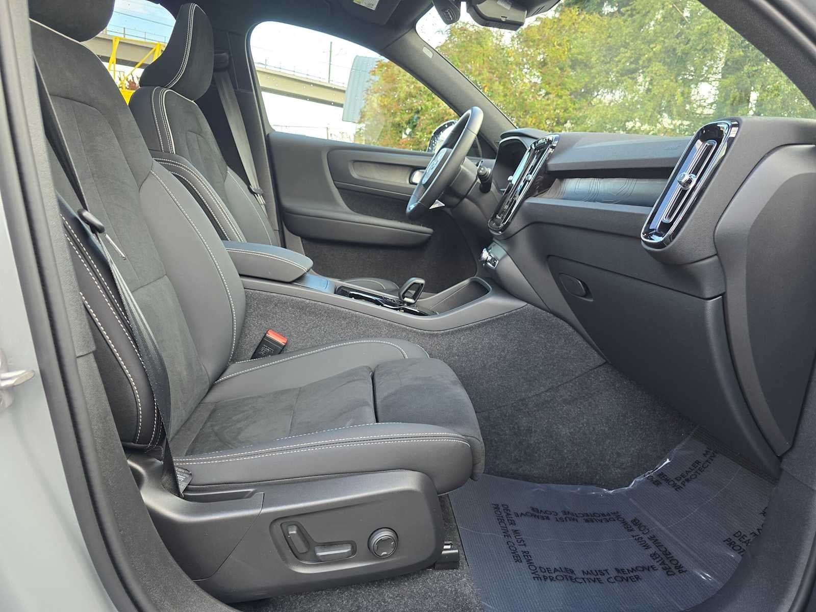 2024 Volvo XC40 Recharge Pure Electric Ultimate