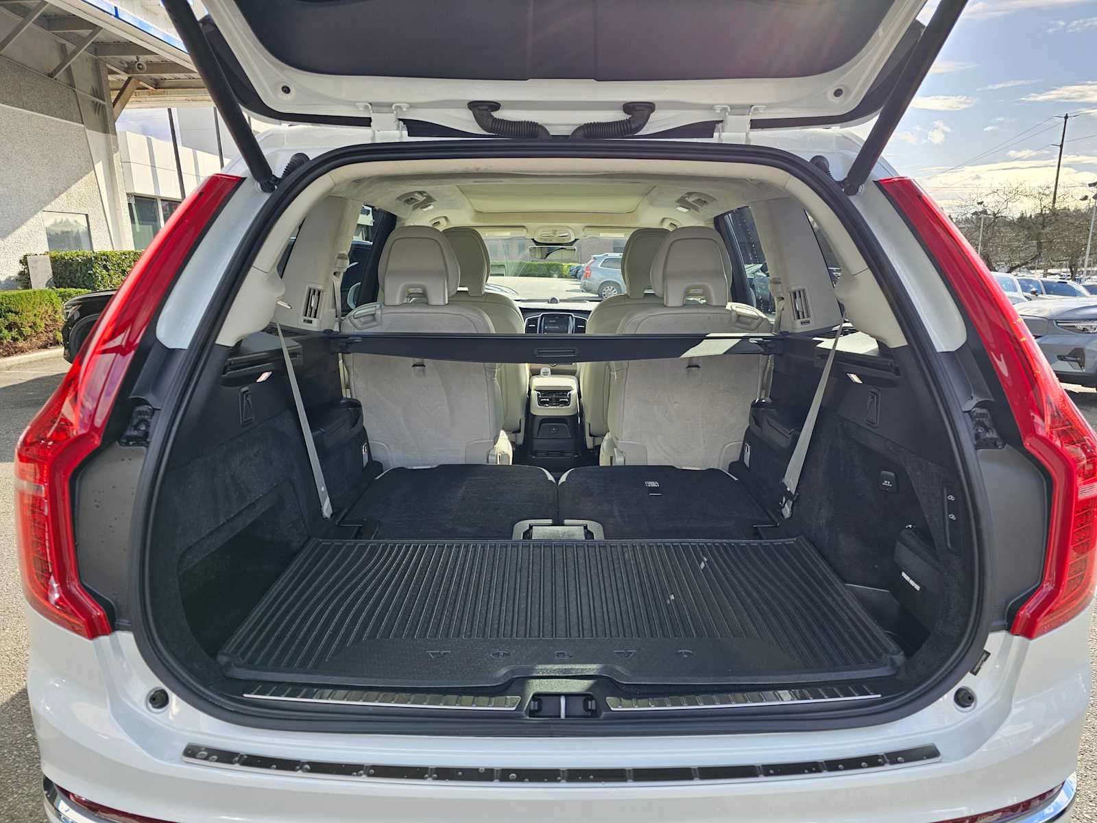 2023 Volvo XC90 Recharge Plug-In Hybrid Ultimate