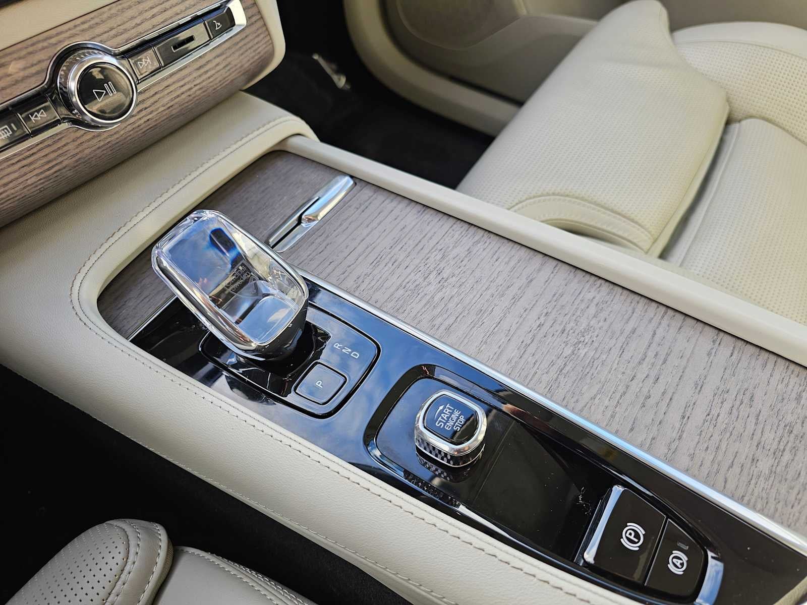 2023 Volvo XC90 Recharge Plug-In Hybrid Ultimate