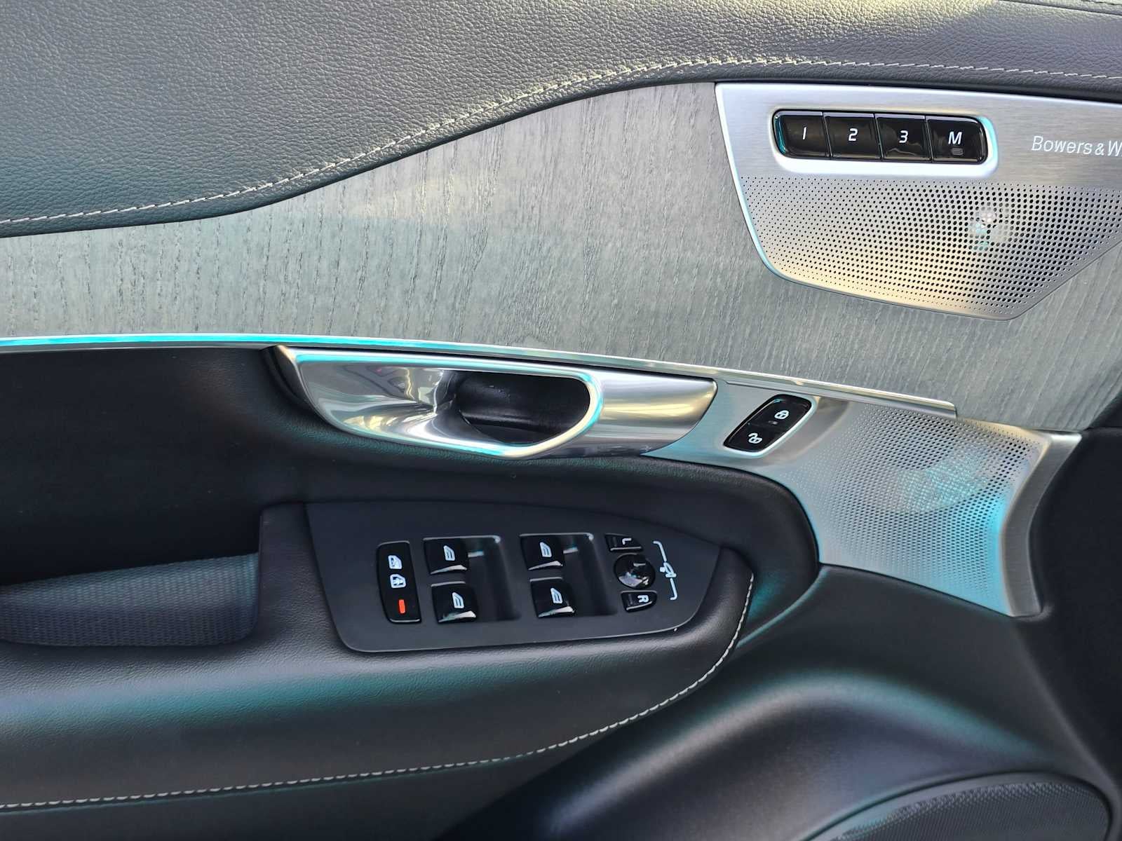 2023 Volvo XC90 Recharge Plug-In Hybrid Ultimate