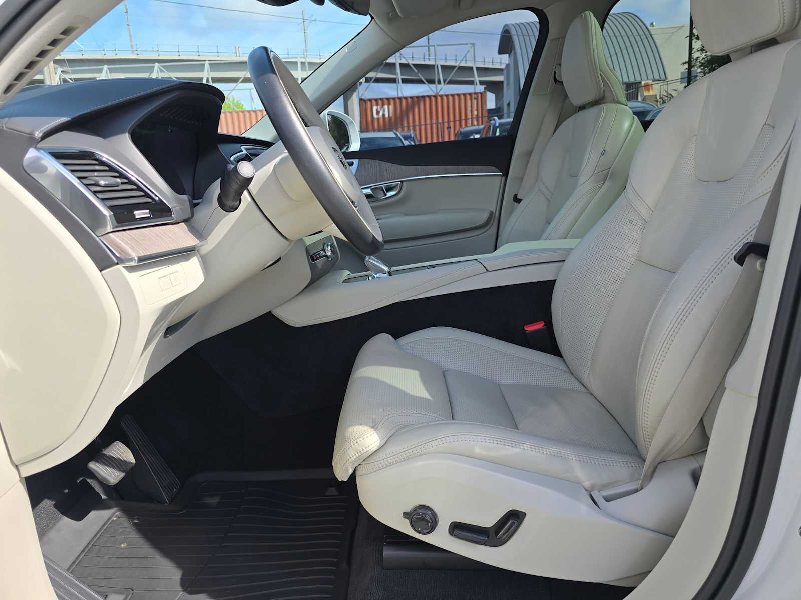 2023 Volvo XC90 Recharge Plug-In Hybrid Ultimate
