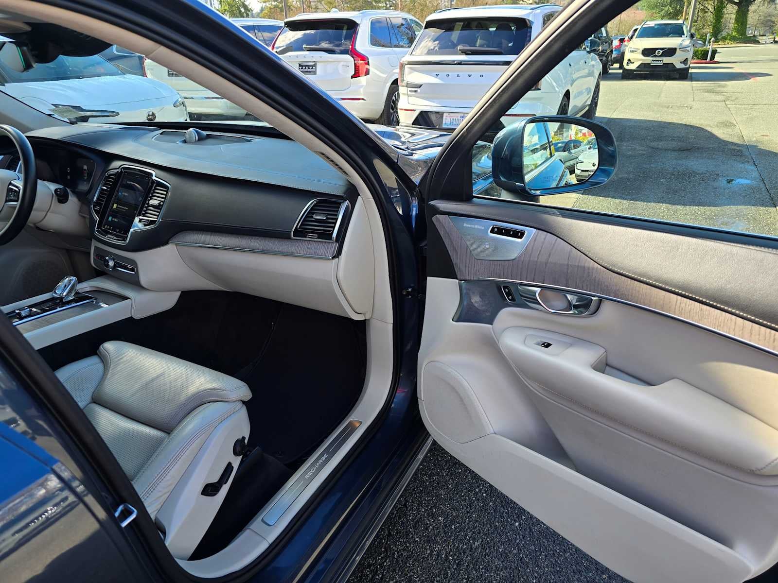 2023 Volvo XC90 Recharge Plug-In Hybrid Ultimate