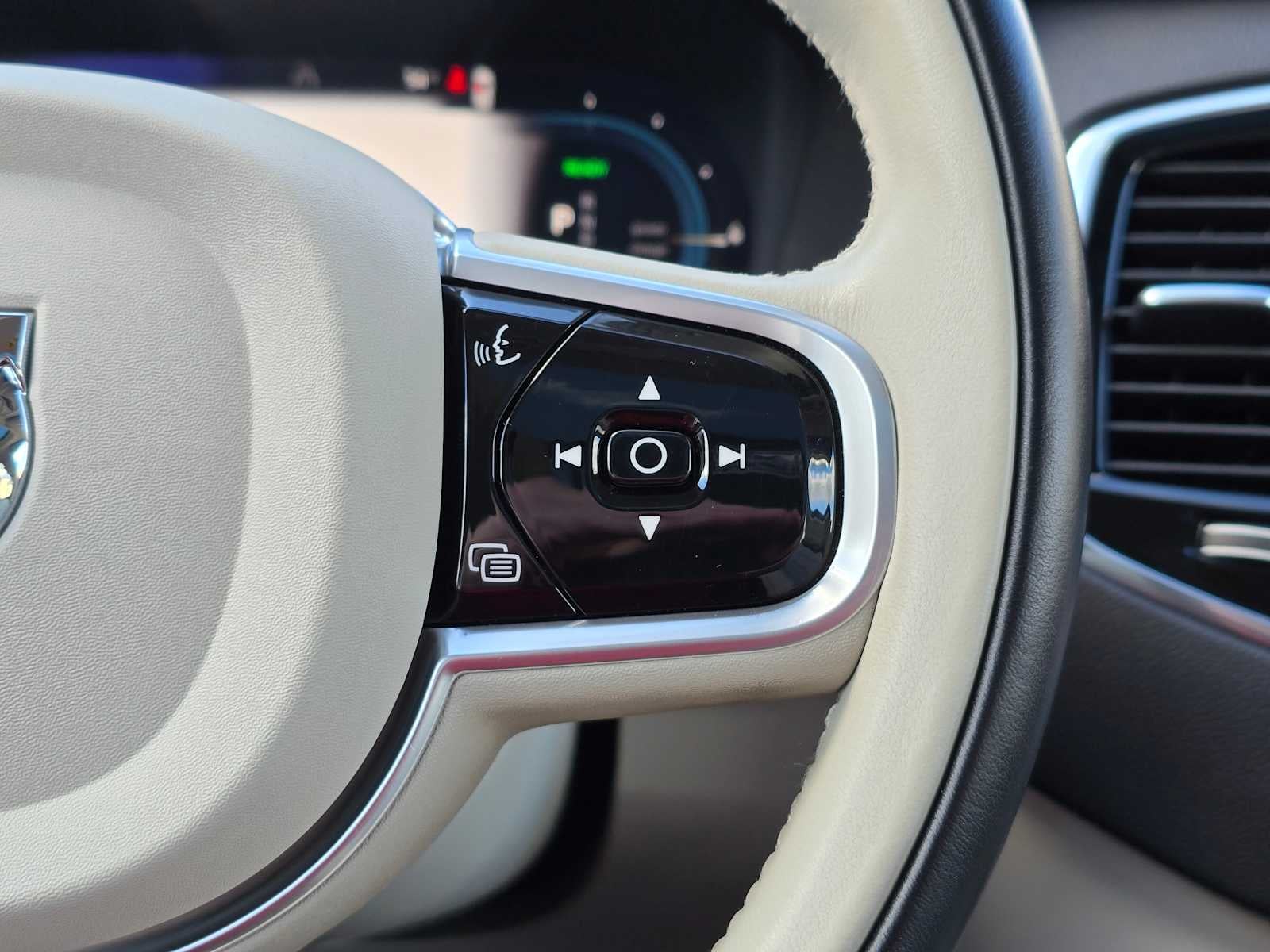 2023 Volvo XC90 Recharge Plug-In Hybrid Ultimate